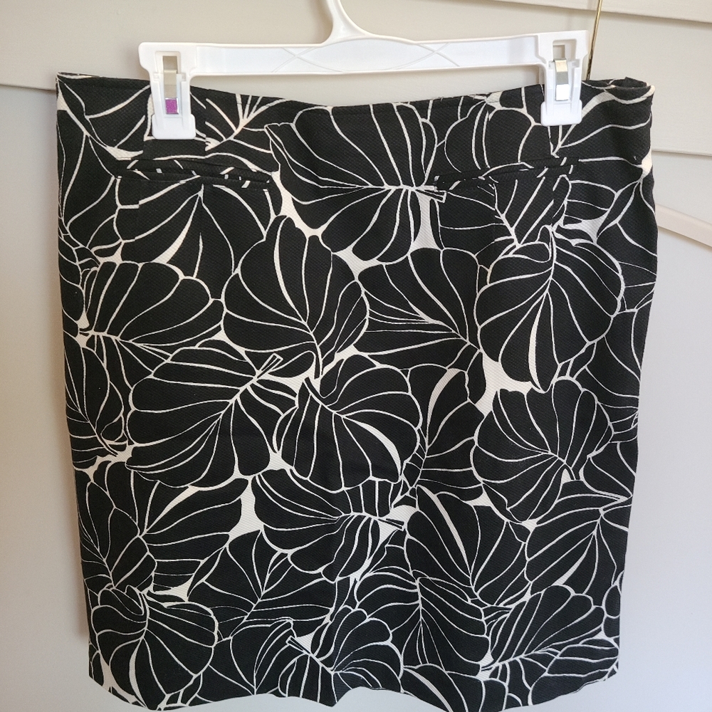 Talbot's 14 petite knee length leaf skirt